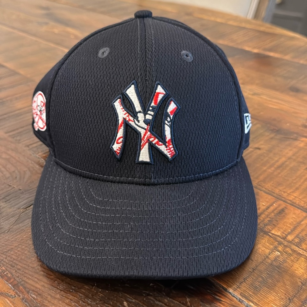 MLB New Era Authentic 59Fifty 2021 Spring Training Yankees fitted navy hat.